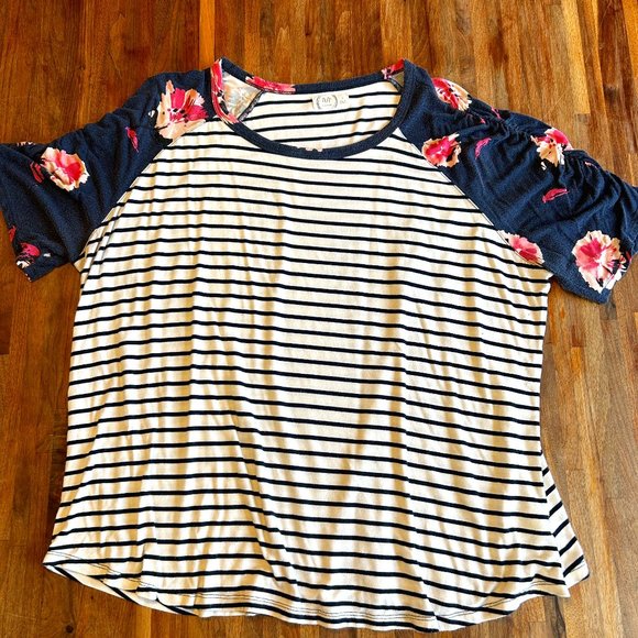 Maurices Tops - Maurices Short Sleeved Shirt